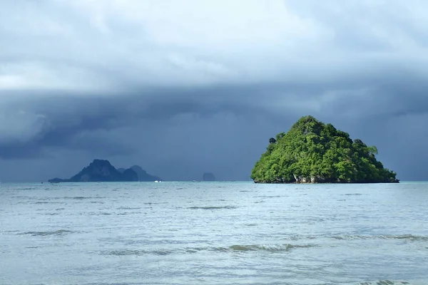 Chapéu Noppharat Parque Nacional Thara Phi Phi — Fotografia de Stock