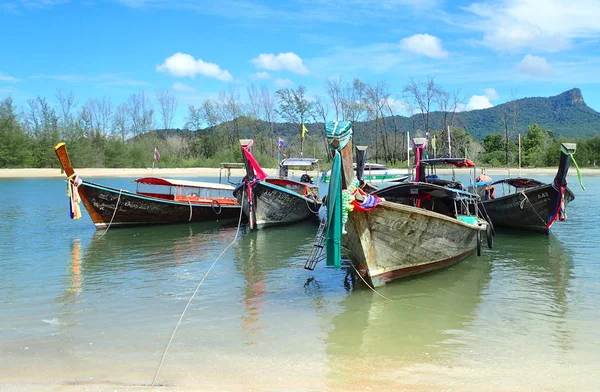 Longtail Βάρκες Στο Λιμάνι Της Ταϊλάνδης Κράμπι — Φωτογραφία Αρχείου