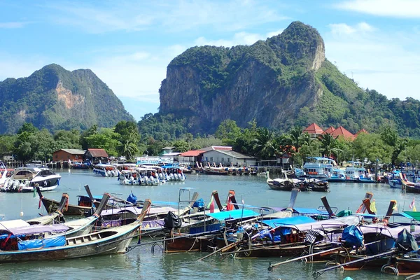 Bağlantı noktası Tayland, Krabi Longtail tekneler