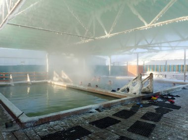Rusya, Irkutsk bölge, Arshan. Aralık 2017. Sıcak mineral springs.
