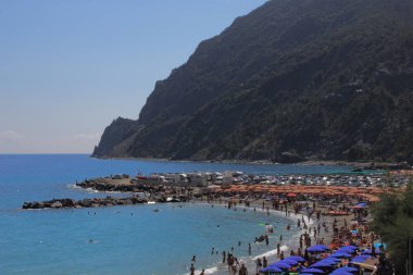 Görünüm Beach Monterosso - beş topraklar - İtalya.