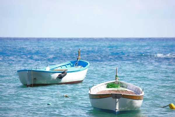 Pequeño Barco Algún Lugar Las Cinco Tierras Italia Concepto Vacaciones — Foto de Stock
