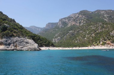 Cala Luna plaj deniz tarafında - Orosei Körfezi ve Gennargentu Milli Parkı