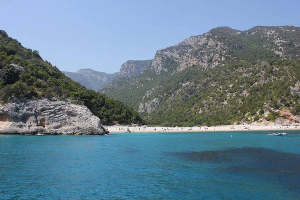 Cala Luna plaj deniz tarafında - Orosei Körfezi ve Gennargentu Milli Parkı
