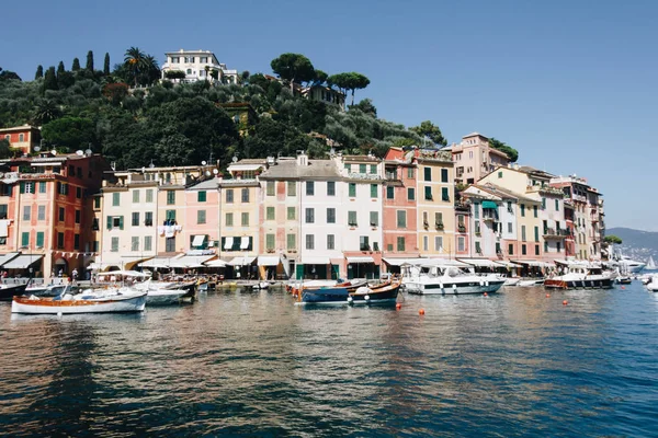 Kust Van Portofino Tijdens Het Zomerseizoen Een Zonnige Dag Italië — Stockfoto