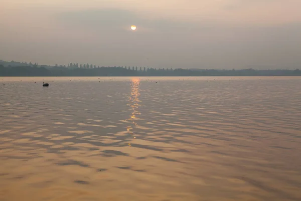 Varese - İtalya lombardy göl günbatımı