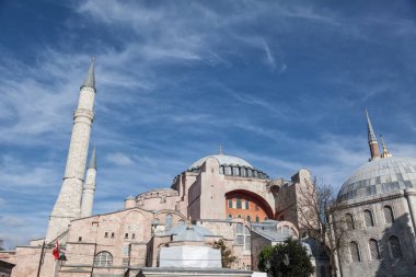 İstanbul Türkiye'nin Kasım 2018 Camii - kopya alanı - negatif alan - güneşli gün Berrak gökyüzü.