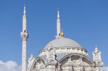 İstanbul Türkiye'nin Kasım 2018 Camii - kopya alanı - negatif alan - güneşli gün Berrak gökyüzü