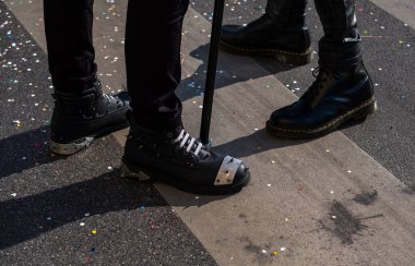 ayakkabıları punk metal dekorasyon