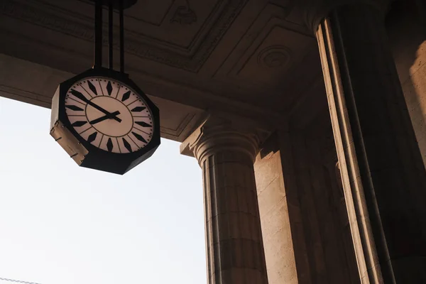 Klocka i centralstationen Milano. — Stockfoto