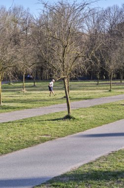 2019 milan Mart İtalya eski komuta sizde fitness spor north Park (parco nord) güneşli bir günde - sağlık etkinliği pratik.