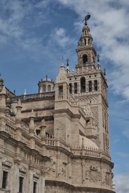 Seville, Endülüs, İspanya'da güneşli ve bulutlu bir günde, See(Seville Katedrali) Saint Mary Katedrali.