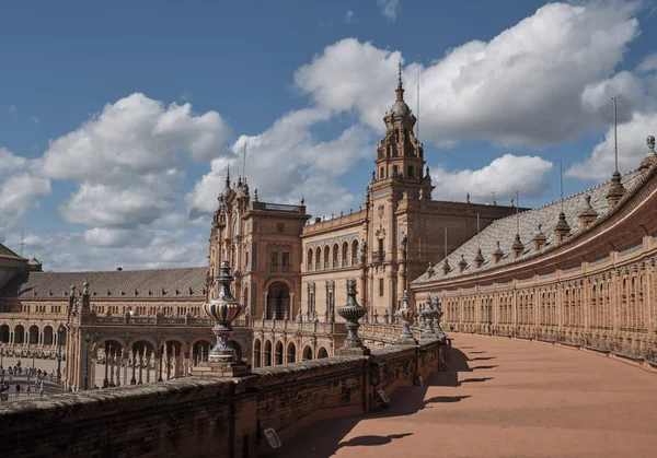 Andalisia Plaza de España de Sevilla. elemento de cerámica decorativa azul . — Foto de Stock