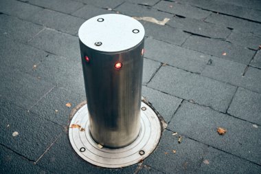 sınır elemanları trafiğine izin vermek üzere yolun çekildi