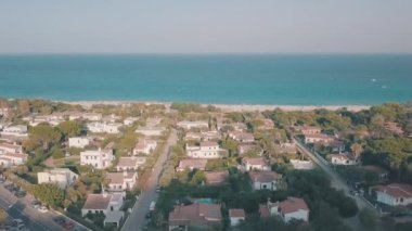 Hava manzarası - Costa Rei 'nin (Costa Rei) yaz mevsimi kıyı şeridi