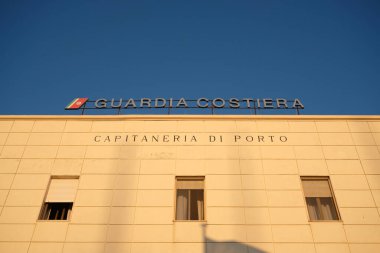 Cagliari liman müdürünün ofisinin ön cephesi 2020 - Sardunya İtalya 'nın başkenti