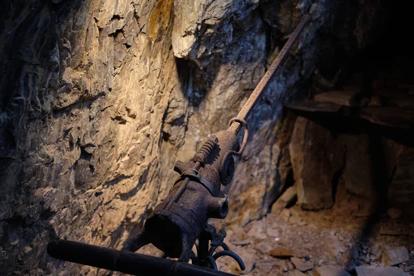 Eski maden matkabı - Miniere di Rosas müzesi - İtalya Sardunya madenleri