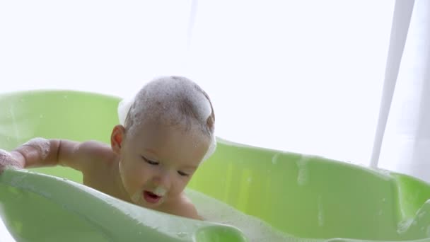 Bebe Prenant Bain Et Douche Video Siyatsky C