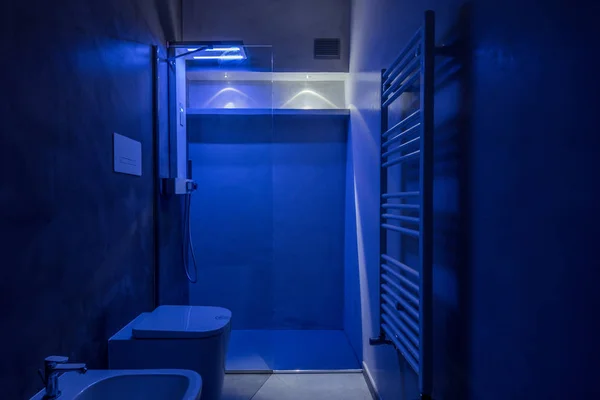 Современный Интерьер Туалета Отеля — стоковое фото