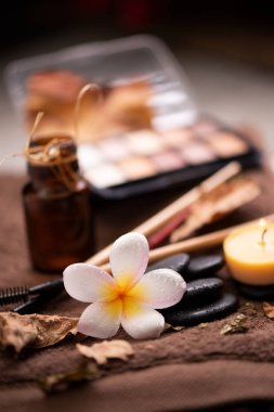 Spa ayarı wirh havluda makyaj