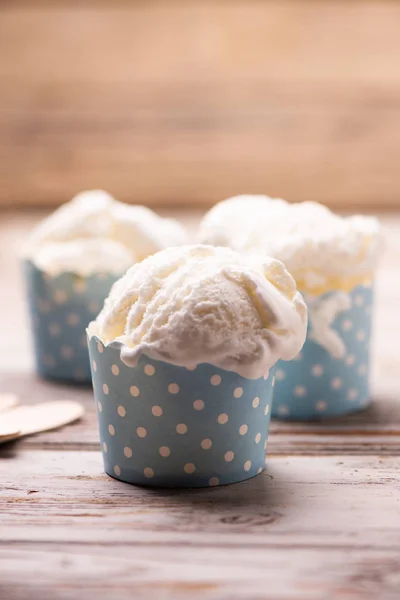 Delicioso Gelado Vanila Macio Uma Mesa — Fotografia de Stock