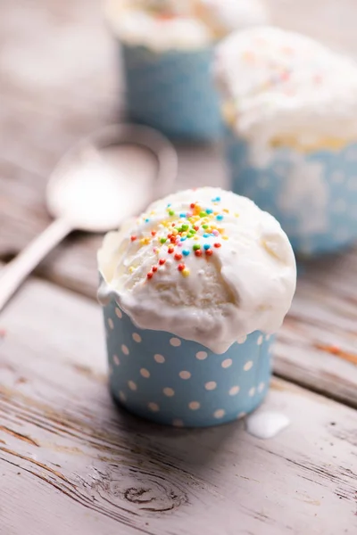 Soft Delicious Vanila Icecream Table — Stock Photo, Image