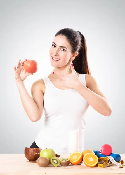 Υγιεινό Νεαρή Γυναίκα Τρώει Ένα Μήλο Έννοια Της Υγιεινής Διατροφής — Φωτογραφία Αρχείου