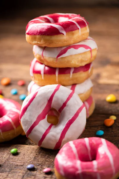 Donuts Surtidos Mesa Madera — Foto de Stock