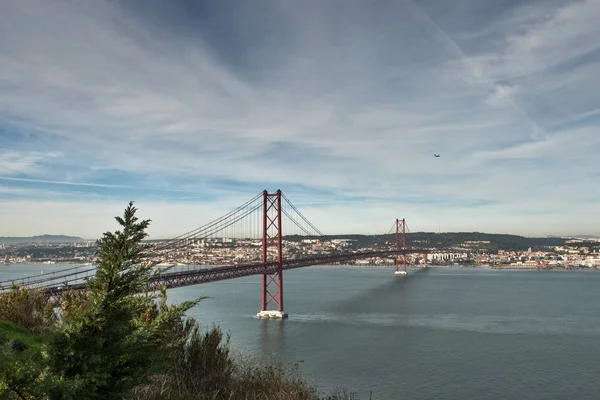 Famoso Ponte Del Aprile Lisbona Portogallo — Foto Stock