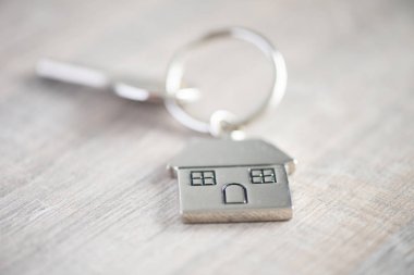 Evin anahtarları ev Anahtarlık şeklinde 