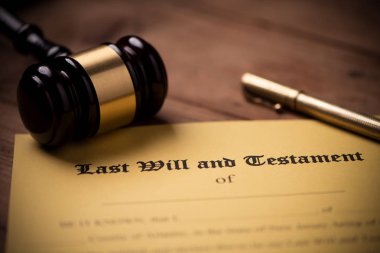 Son vasiyetname ve Ahit, tokmak ile. Karar, finansal