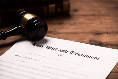 Son Vasiyet ve Vasiyet sözleşmesinin üstüne bir tokluk