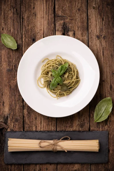 Špagety Pesto alla Genovese — Stock fotografie