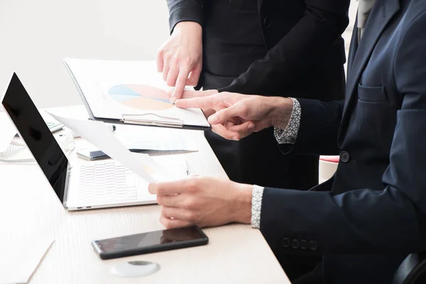 Gente Negocios Durante Discusión Del Plan Negocios Reunión Cerca — Foto de Stock