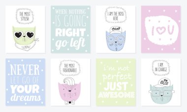 Kartpostal hipster kediler ve serin sloganı vektörel ayarlayın. Doodle illüstrasyon. Dostluk günü, Sevgililer, yıldönümü, Doğum günü, çocuk veya genç parti