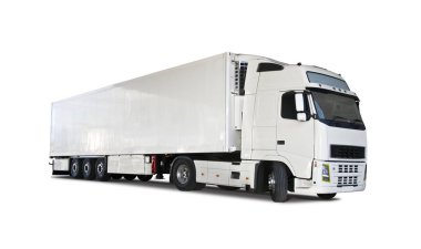 Beyaz arka planda izole edilmiş yarı karavan kamyonu.