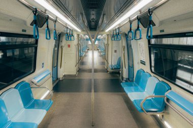 KUALA LUMPUR, MALAYSIA 12 Mart 2020 - Malezya MRT (Mass Rapid Transit) treni, gelecek nesil için bir taşımacılık. MRT ayrıca gelişmiş bir ülke olarak Malezya 'yı da getiriyor.