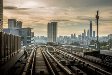 KUALA LUMPUR, MALAYSIA 12 Mart 2020 - Malezya MRT (Mass Rapid Transit) treni, gelecek nesil için bir taşımacılık. MRT ayrıca gelişmiş bir ülke olarak Malezya 'yı da getiriyor.