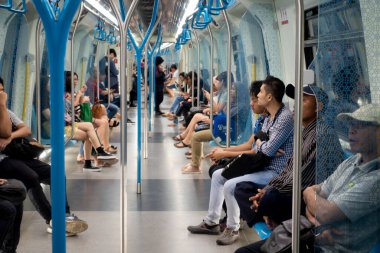 KUALA LUMPUR, MALAYSIA 12 Mart 2020 - Malezya MRT (Mass Rapid Transit) treni, gelecek nesil için bir taşımacılık. MRT ayrıca gelişmiş bir ülke olarak Malezya 'yı da getiriyor.