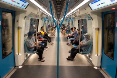 KUALA LUMPUR, MALAYSIA 12 Mart 2020 - Malezya MRT (Mass Rapid Transit) treni, gelecek nesil için bir taşımacılık. MRT ayrıca gelişmiş bir ülke olarak Malezya 'yı da getiriyor.