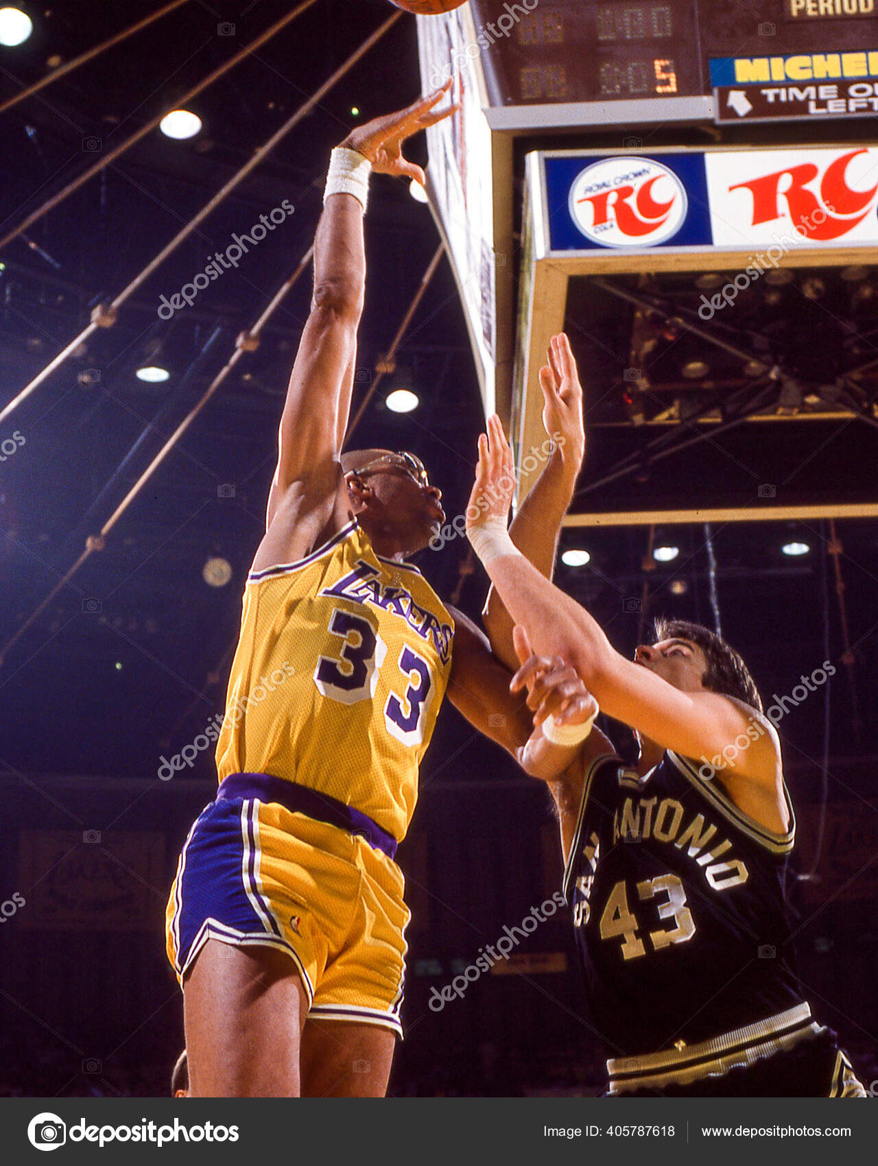 Download Lakers Player Kareem Abdul-Jabbar Magic Johnson Wallpaper