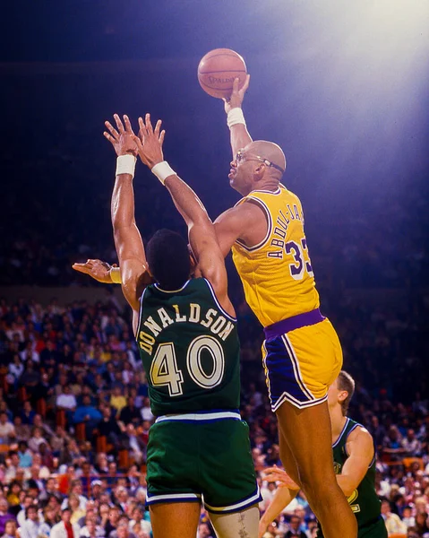 Kareem Abdul Jabbar Központja Los Angeles Tavak Kosárlabda Hall Famer — Stock Fotó