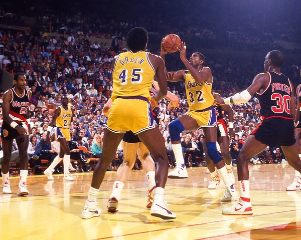Los Angeles Lakers Magic Johnson Kjører Banen Nba Aksjon 1980 – stockfoto