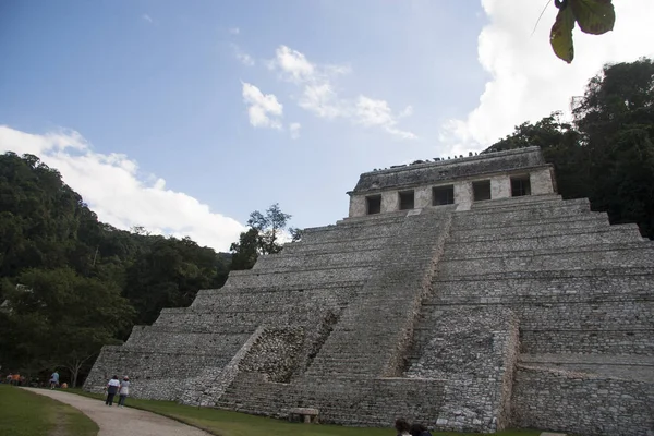 Palenque Yazıtlar Arkeolojik Bölgesi Tapınağı