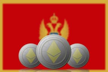 Arkaplanda Karadağ bayrağı bulunan üç ETHEREUM kripto para birimi.