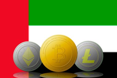 Arka planda Birleşik Arap Emirlikleri bayrağı bulunan üç kripto para birimi Bitcoin Ethereum ve Litecoin