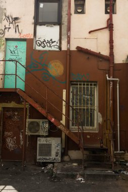 Perth, Batı Avustralya / Avustralya -17 / 01 / 2013: Bir ara sokakta grafiti, Grand Ln 127 Batı Avustralya 6000 Perth Kışlası.