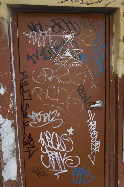 Perth, Batı Avustralya / Avustralya -17 / 01 / 2013: Sokak sanatı, Graffiti, Grand Ln 127 Batı Avustralya Kışlası.