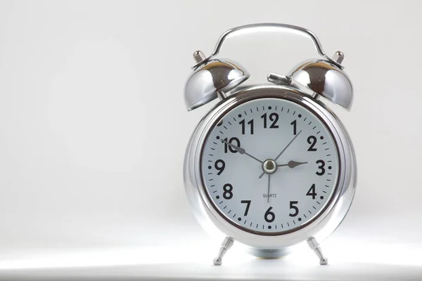 Nice Old Vintage Chrome Metal Twin Bell Alarm Clock White — 스톡 사진