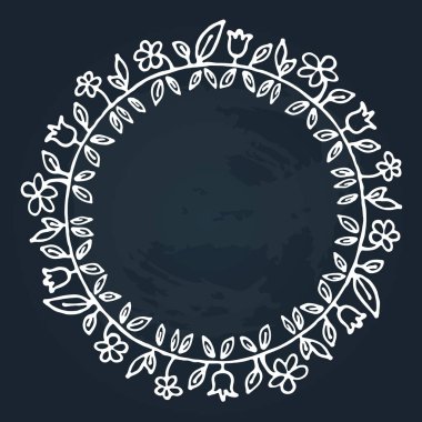 Beyaz el çekilmiş sınır kara tahta arka plan üzerinde izole. Tasarım öğesi metin çerçeveleri, fotoğraf çerçeveleri veya tebrik kartları.